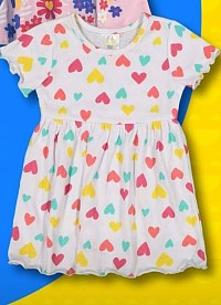 Vendor 2: Dércio Cossa 👗 Casual Floral Dress – 500 MZN A light and breezy dress, perfect for warm days. Features colorful floral prints, soft fabric, and a comfortable fit that flatters every body type.